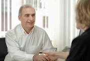 article_det_lrg3_302_1235179x122_302_1235lunow_shake_hands