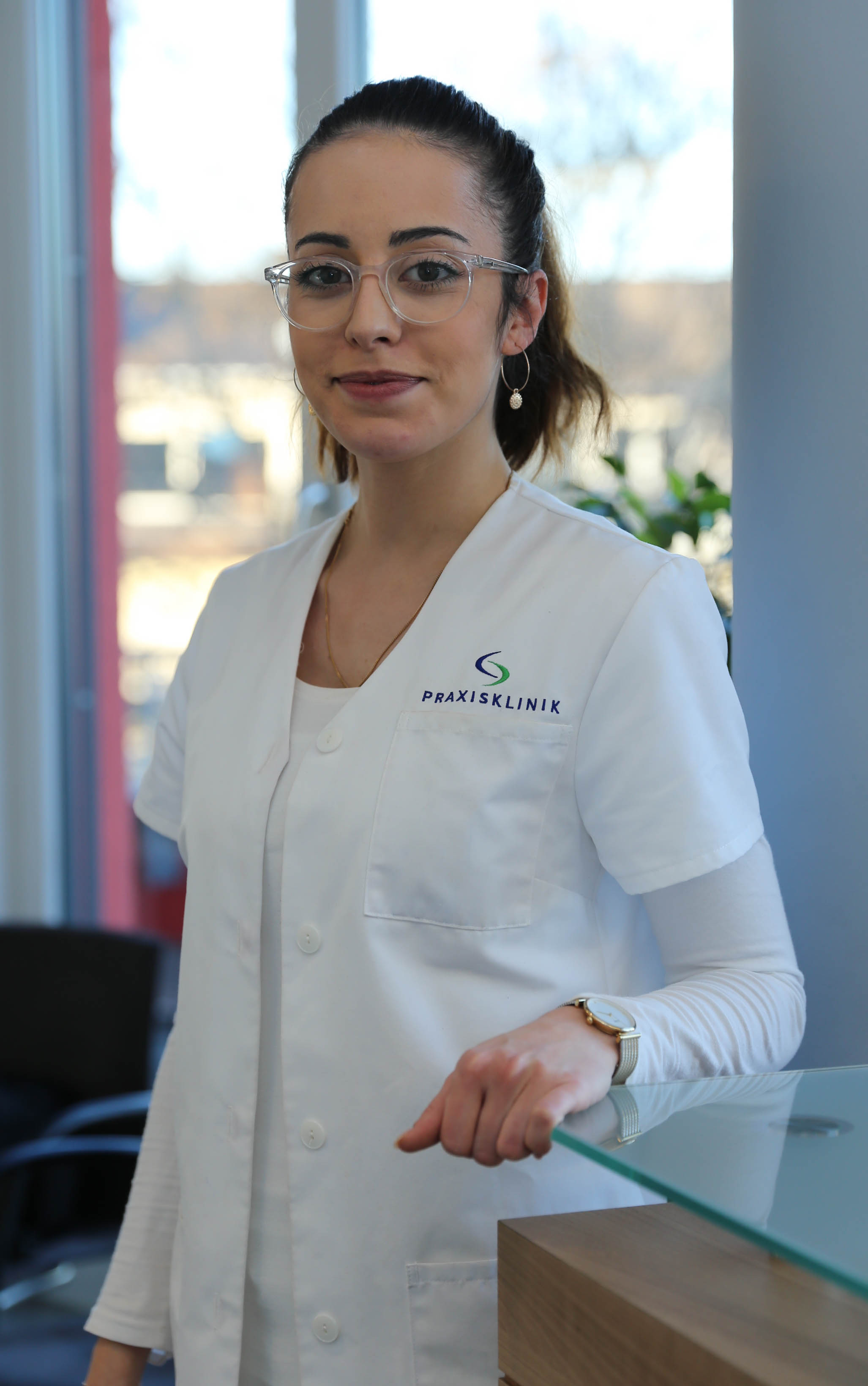Ana Domingos Verissimo Verena Werner - Mitarbeiterin der Praxisklinik Bornheim bei Köln-Bonn