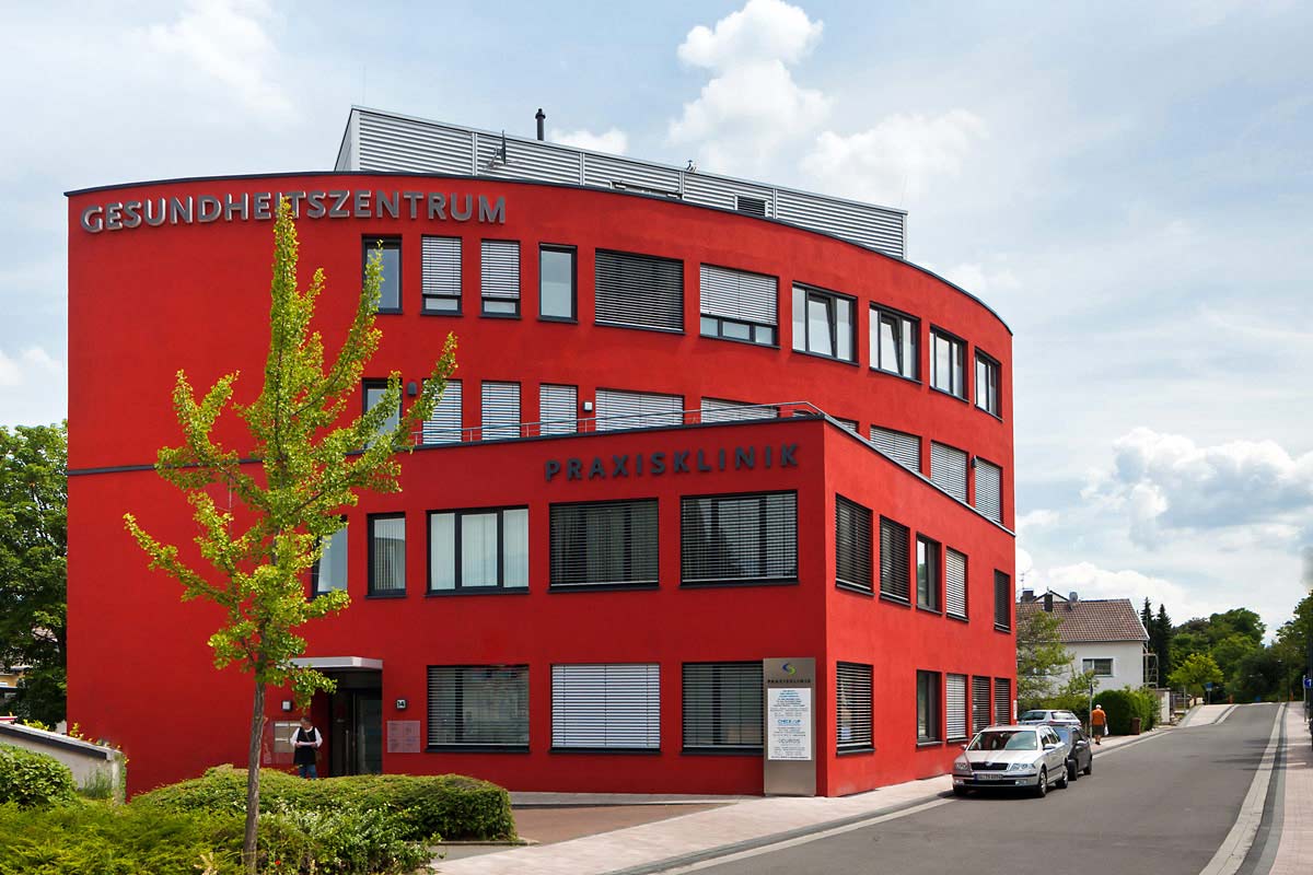 Gebäude unserer Praxisklinik in Bornheim