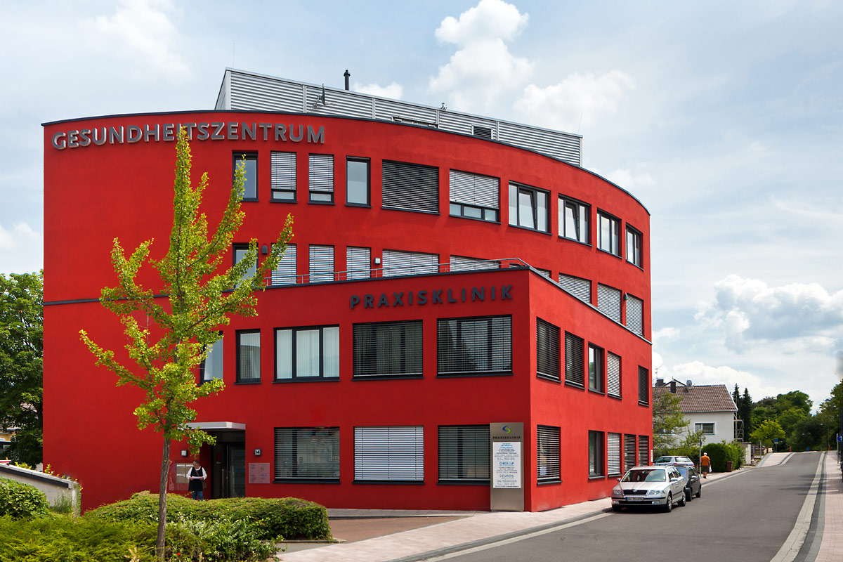 Gebäude unserer Praxisklinik in Bornheim