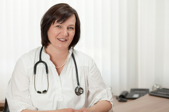 Susanne Denizot - Fachärztin für Allgemeinmedizin und Innere Medizin / Allgemeinmedizinerin & Internistin - Ärztin der Praxisklinik Bornheim bei Köln-Bonn Susanne Denizot - Fachärztin für Allgemeinmedizin und Innere Medizin / Allgemeinmedizinerin & Internistin - Ärztin der Praxisklinik Bornheim bei Köln-Bonn